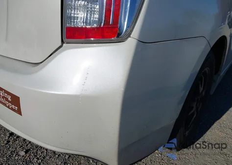 2014 Toyota Prius Four z USA, uszkodzony, nr VIN JTDKN3DU8E1825696